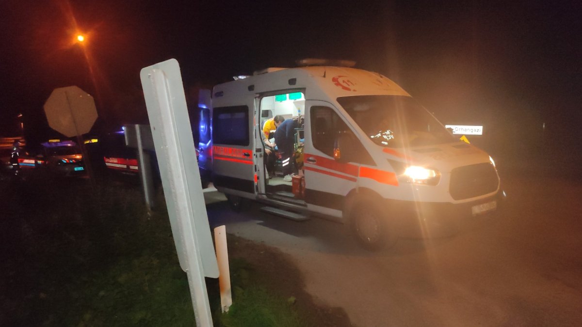 Zincirleme Trafik Kazas Nda Ara Birbirine Girdi