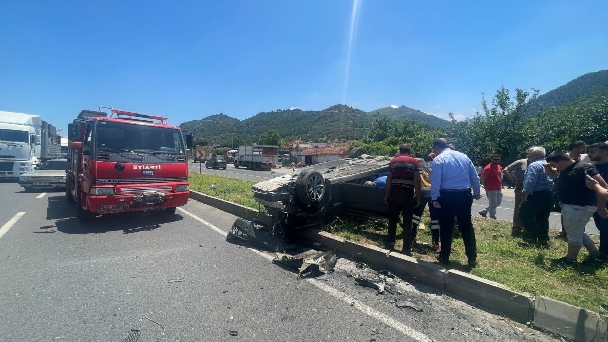 Manisada zincirleme trafik kazası