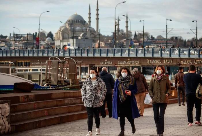 Türkiye’den gitmek isteyen gençlerin oranı rekor kırıyor. Ülkemizde çarpıcı araştırma 22