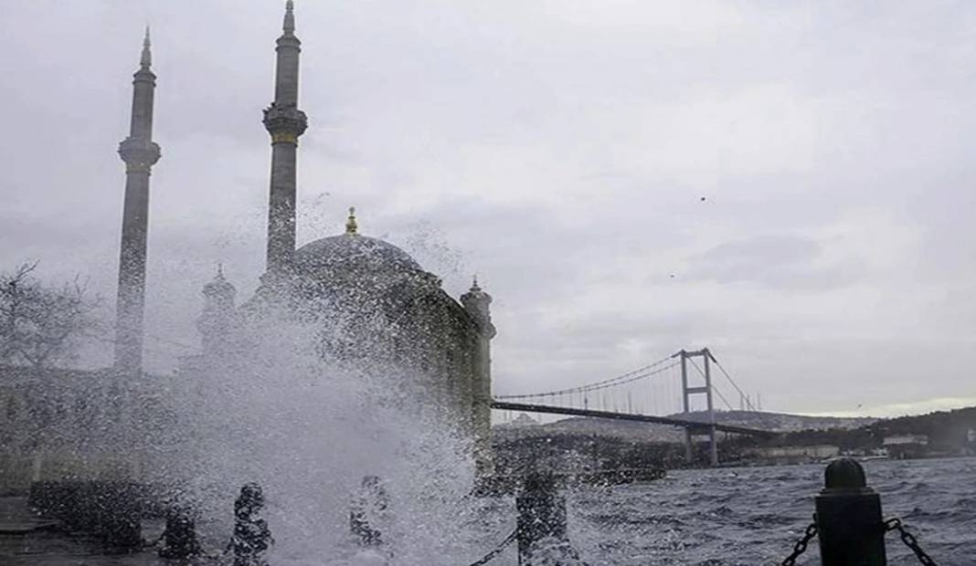 İstanbul'u sağanak yağış vuracak. Dikkat!  Meteoroloji saat verip uyardı 22