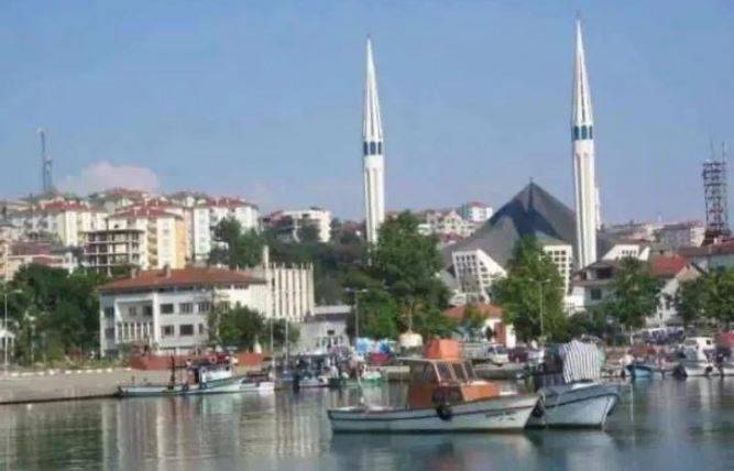 Türkiye'de yaşam süresi en uzun olan il belli oldu. Yaşadığınız şehirde insan ömrü bakın kaç sene 35