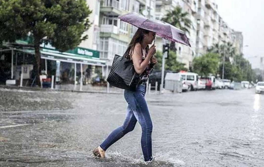 İstanbul'u sağanak yağış vuracak. Dikkat!  Meteoroloji saat verip uyardı 6