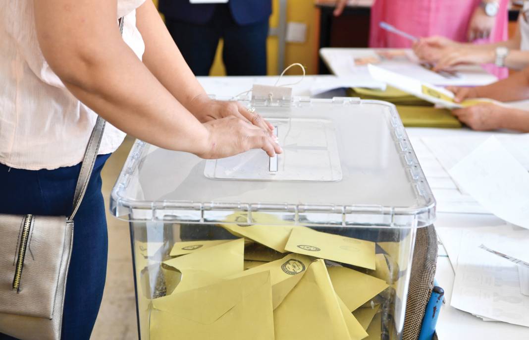 Ünlü anketçiden çarpıcı ikinci tur açıklaması. Kararsızların kararını açıkladı 2