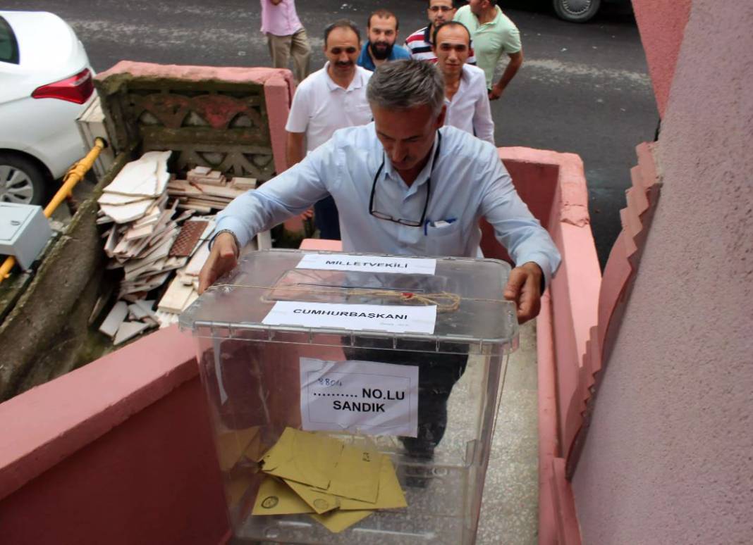 Yarınki seçimin sonucunu veren son anket yayımlandı. Sonuç sosyal medyada patladı Kılıçdaroğlu mu Erdoğan mı 7