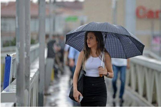 Meteoroloji'den 17 il için sarı kodlu uyarı. İstanbul'da şimşekler geceyi aydınlattı 6