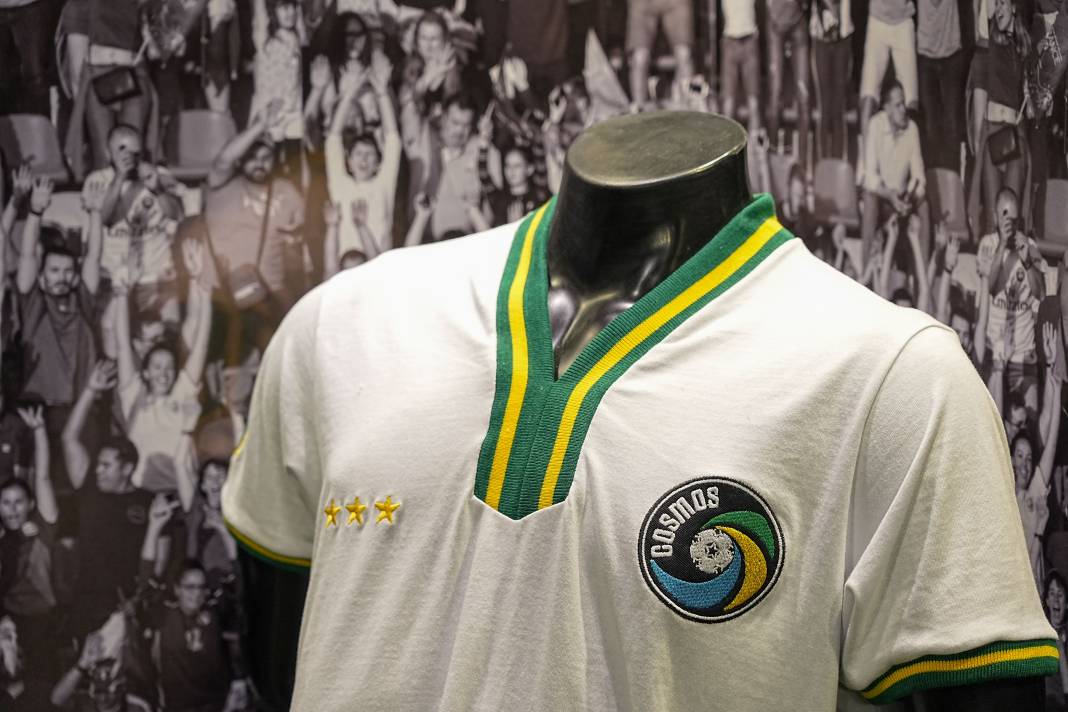Brezilyalı efsane futbolcu Pele'nin mozolesi ziyarete açıldı 10