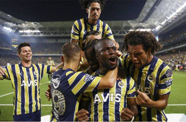 Kehanetler bile Fenerbahçe'yi şampiyon yapamadı. Astrologlar çuvalladı 16