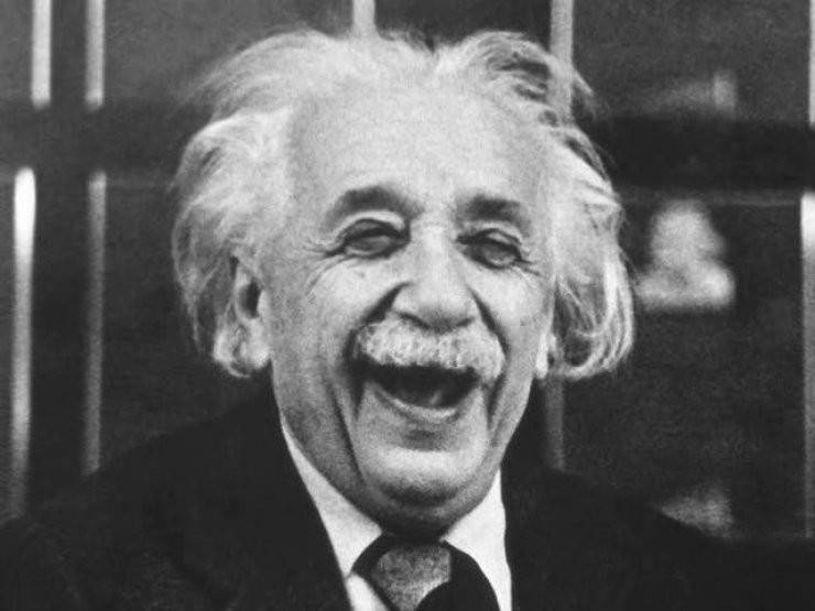 Einstein hayatını kurtarabilecek bir ameliyatı neden reddetti. Yaşama şansı verildi ama kabul etmedi 12