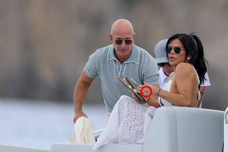 Ünlü milyarder Jeff Bezos’tan sevgilisine milyon dolarlık evlenme teklifi 2