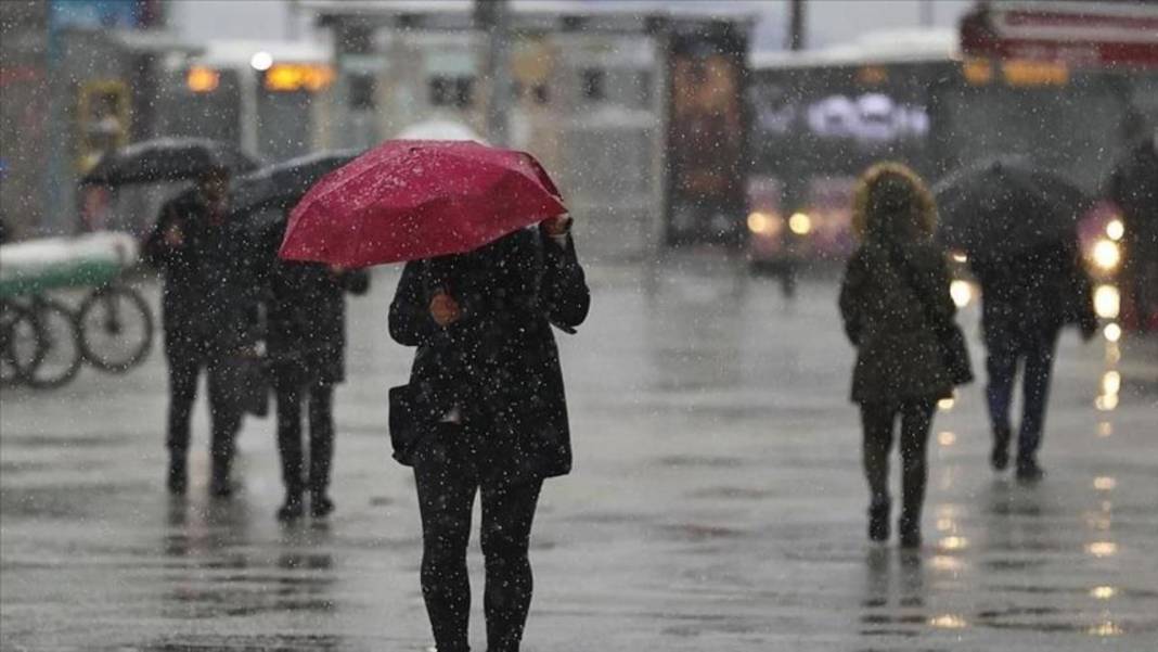 Meteoroloji'den sel ve su baskını uyarısı! 13 il için saat verildi 17