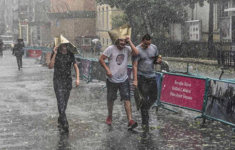 İstanbul'da sağanak alarmı. Dikkat saat verildi uyarılar peş peşe geldi 7