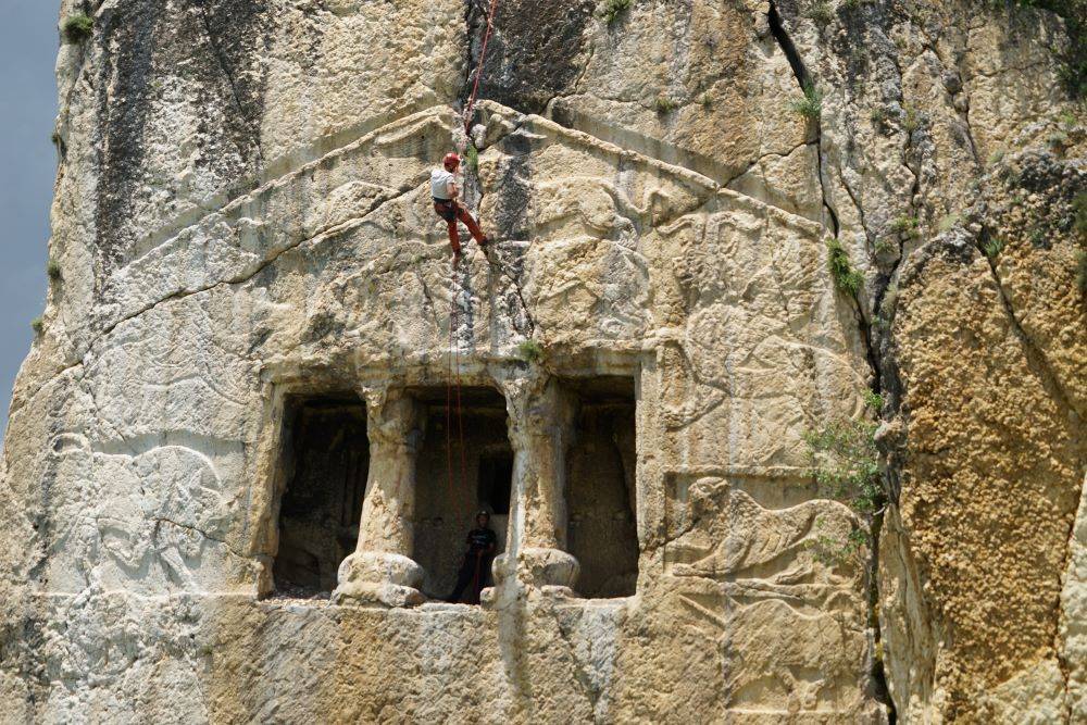 Kastamonu’da 2 bin 700 yıllık kaya mezarlık yok olmak üzere 2