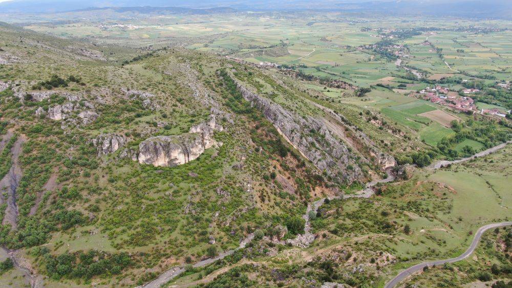 Kastamonu’da 2 bin 700 yıllık kaya mezarlık yok olmak üzere 11