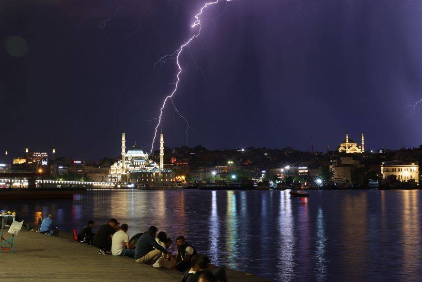 İstanbul'da şimşekler geceyi gündüze çevirdi 20