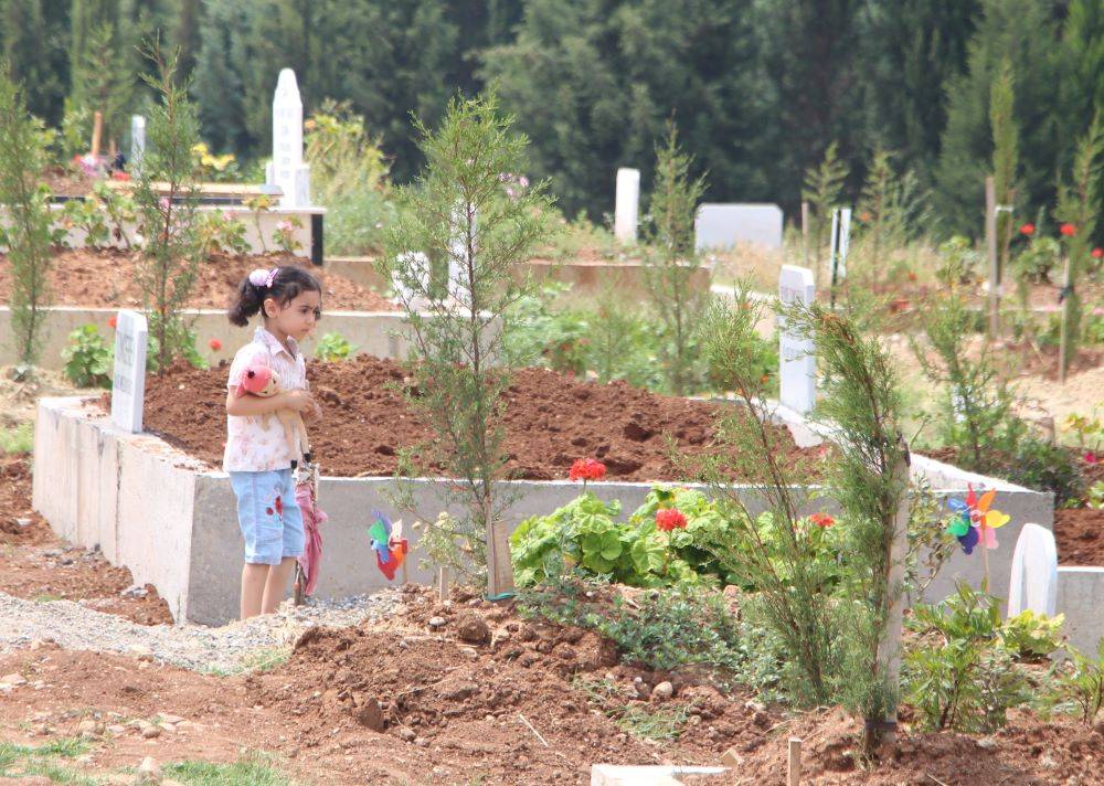 Deprem bölgesi bu bayram çok eksik. Depremzedeler bayramda acılarıyla baş başa 13