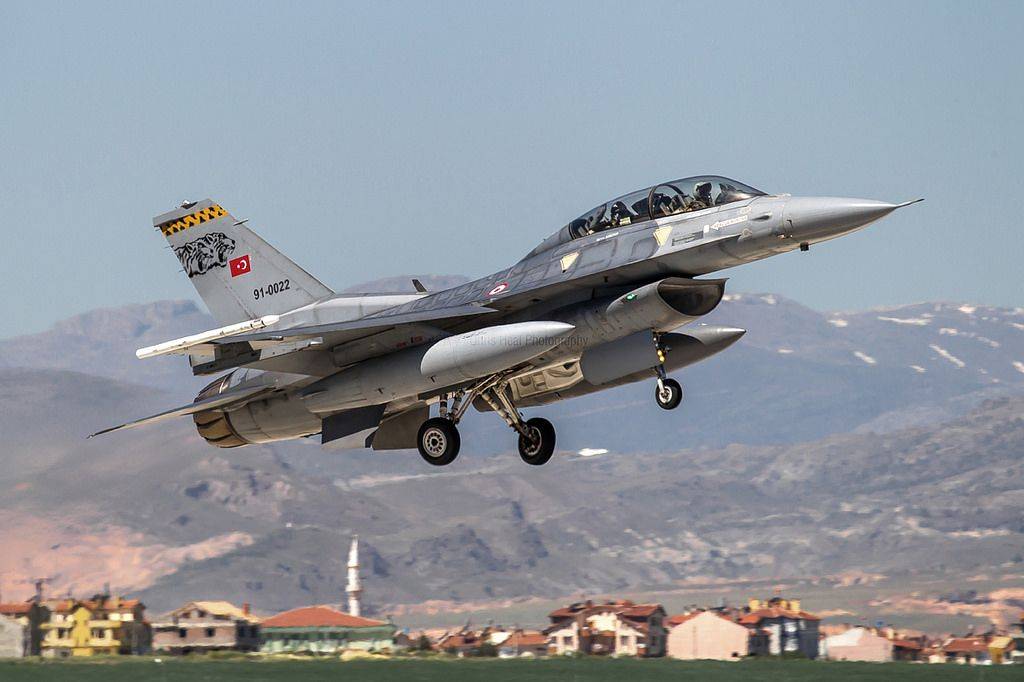 En çok F-16 savaş uçağına sahip ülkeler belli oldu. Türkiye çok kritik sırada 25