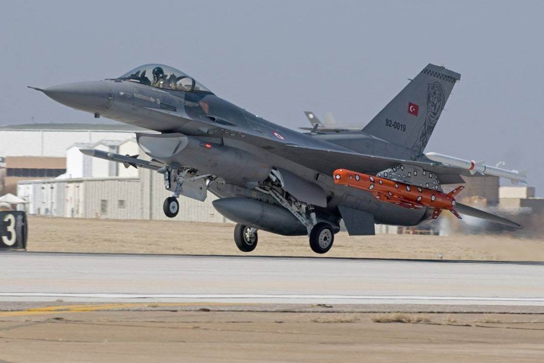 En çok F-16 savaş uçağına sahip ülkeler belli oldu. Türkiye çok kritik sırada 27