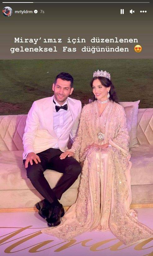 Oyuncu Murat Yıldırım ve eşi Iman Elbani bebekleri için Fas'ta geleneksel düğün yaptı. Anneyi salona tahtla getirdiler 4