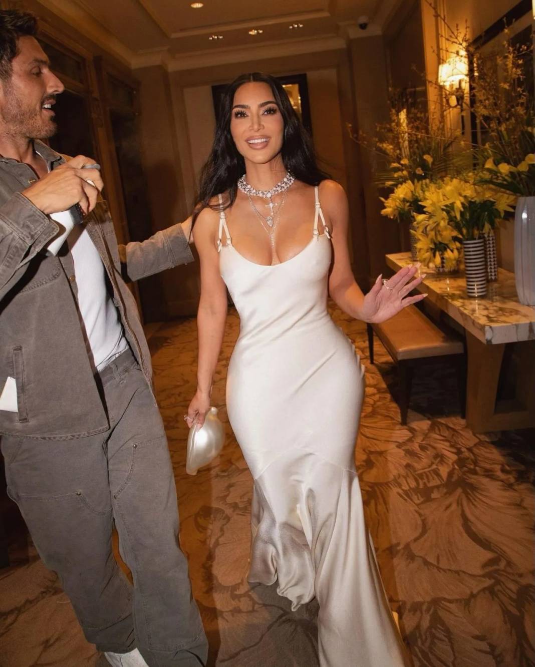 Kim Kardashian'ı görenler Hadise sandı. Ortalık karıştı 13