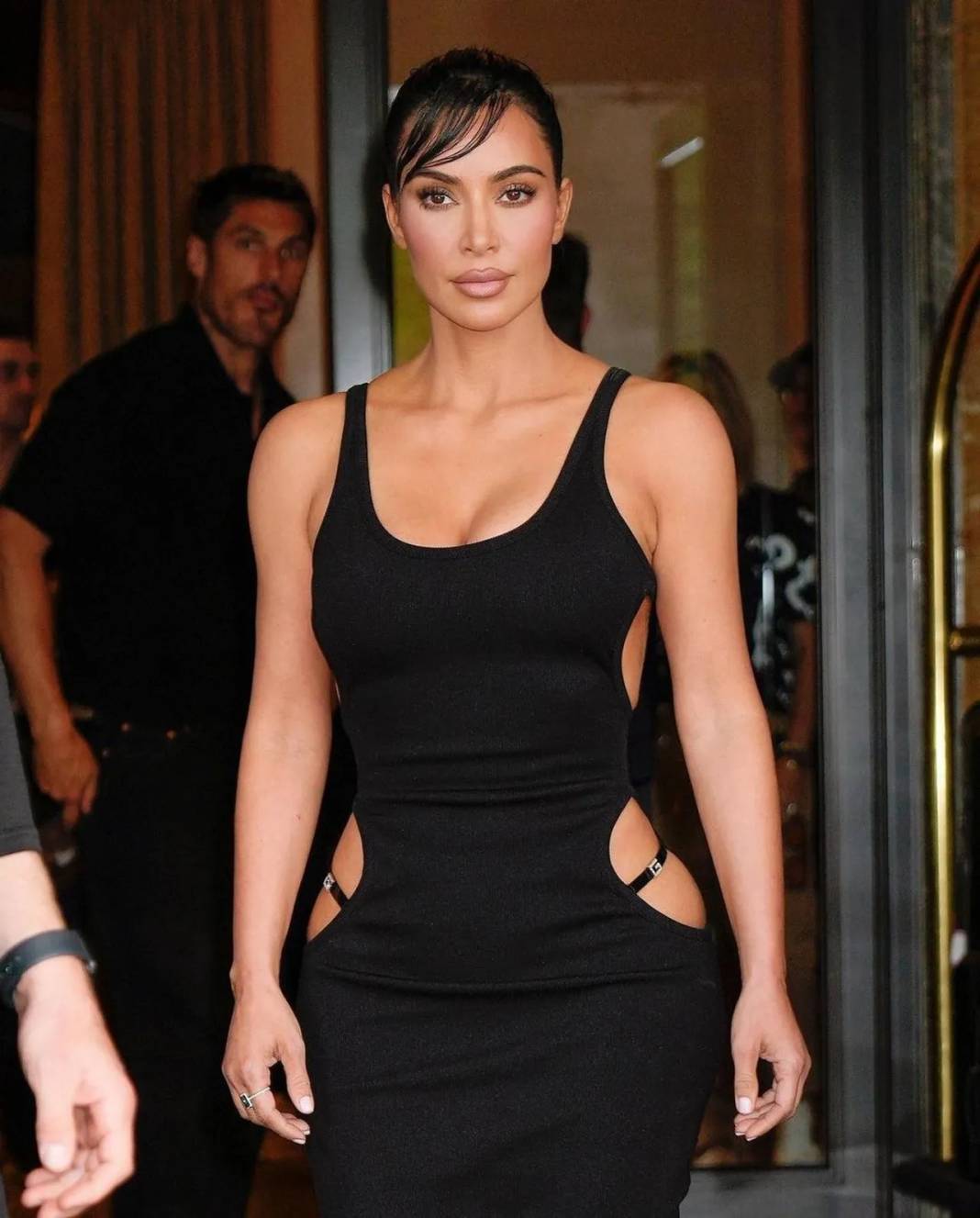 Kim Kardashian'ı görenler Hadise sandı. Ortalık karıştı 15