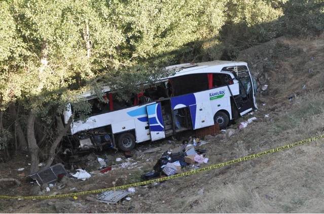 12 kişinin öldüğü kazada kahreden gerçek ortaya çıktı. Yolcu otobüsü şarampole yuvarlanmıştı 5