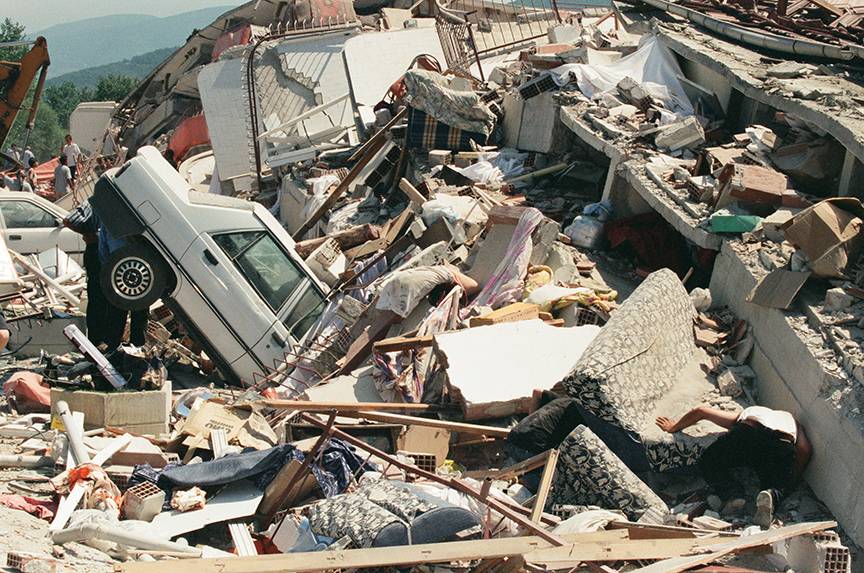 17 Ağustos depreminin 24. yıl dönümü. Türkiye o 45 saniyeyi hiç unutmadı 11