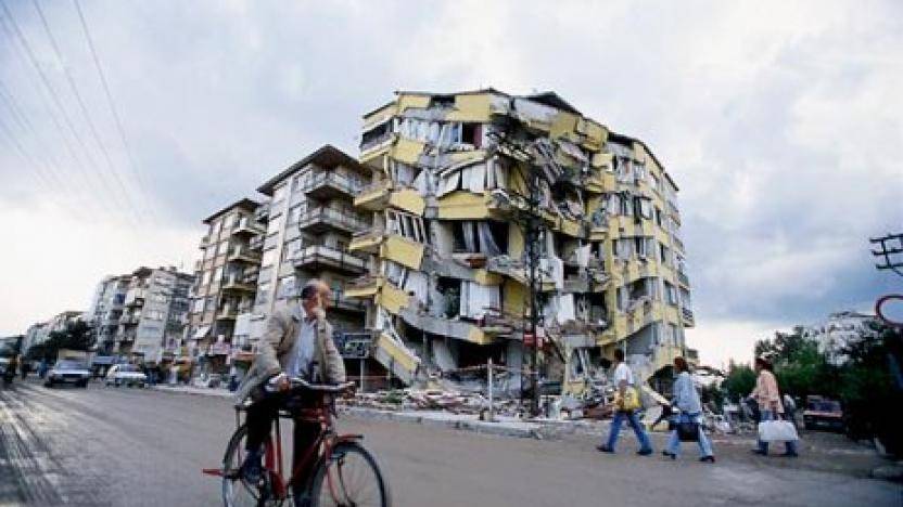 17 Ağustos depreminin 24. yıl dönümü. Türkiye o 45 saniyeyi hiç unutmadı 9