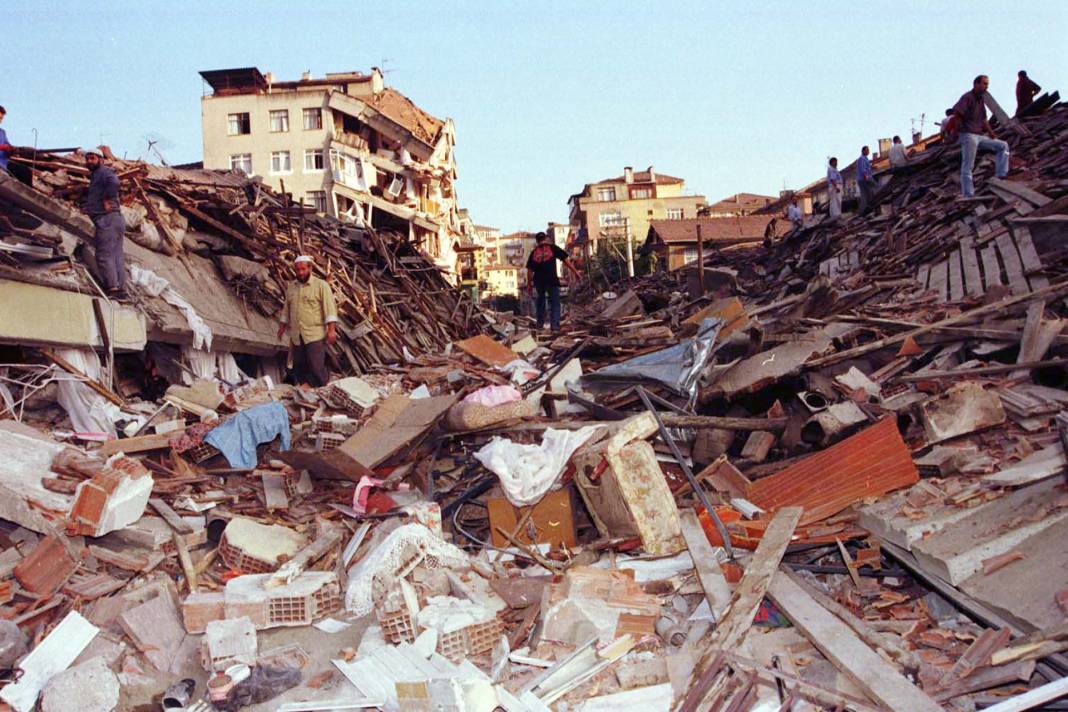 17 Ağustos depreminin 24. yıl dönümü. Türkiye o 45 saniyeyi hiç unutmadı 4