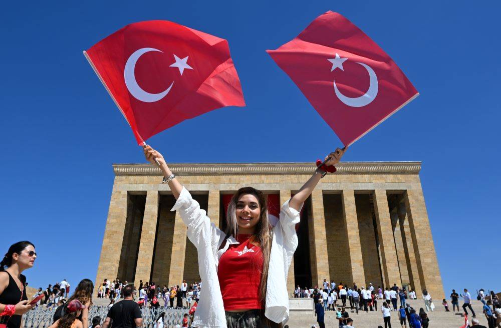 Büyük Zafer'in 101. yılı coşkuyla kutlandı. Yunan kazansaydı Hatay Fransızlara kalsaydı diyenlere inat 15