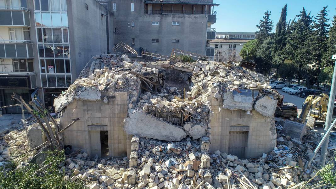Hatay’da depremde 16 kilise hasar gördü 8