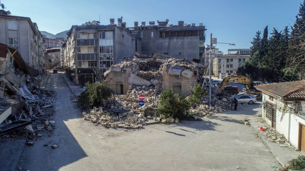 Hatay’da depremde 16 kilise hasar gördü 10