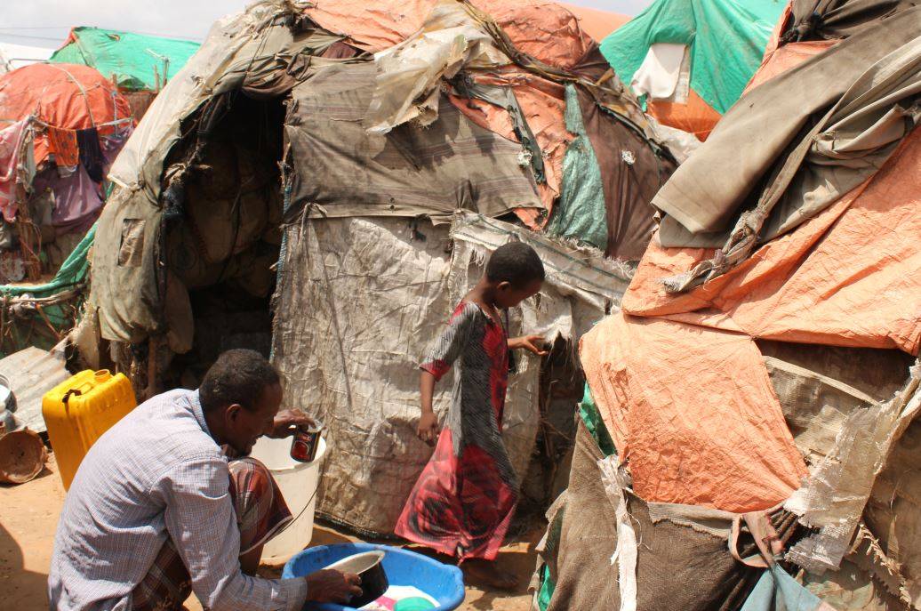 Somalili anne çocuklarını yaşatmak için 13 gün boyunca kampa yürüdü 3