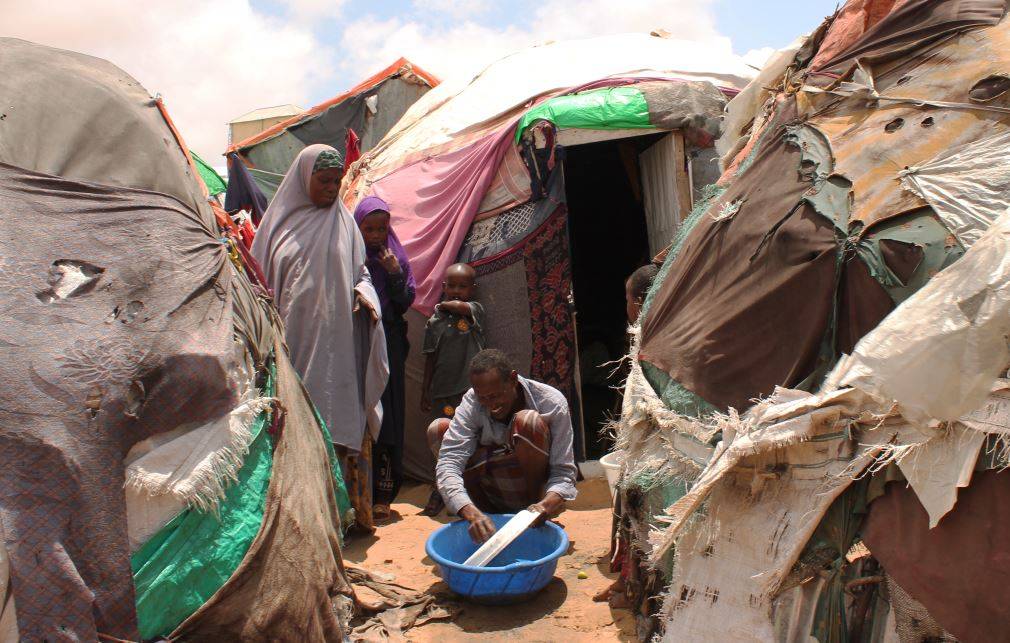 Somalili anne çocuklarını yaşatmak için 13 gün boyunca kampa yürüdü 9