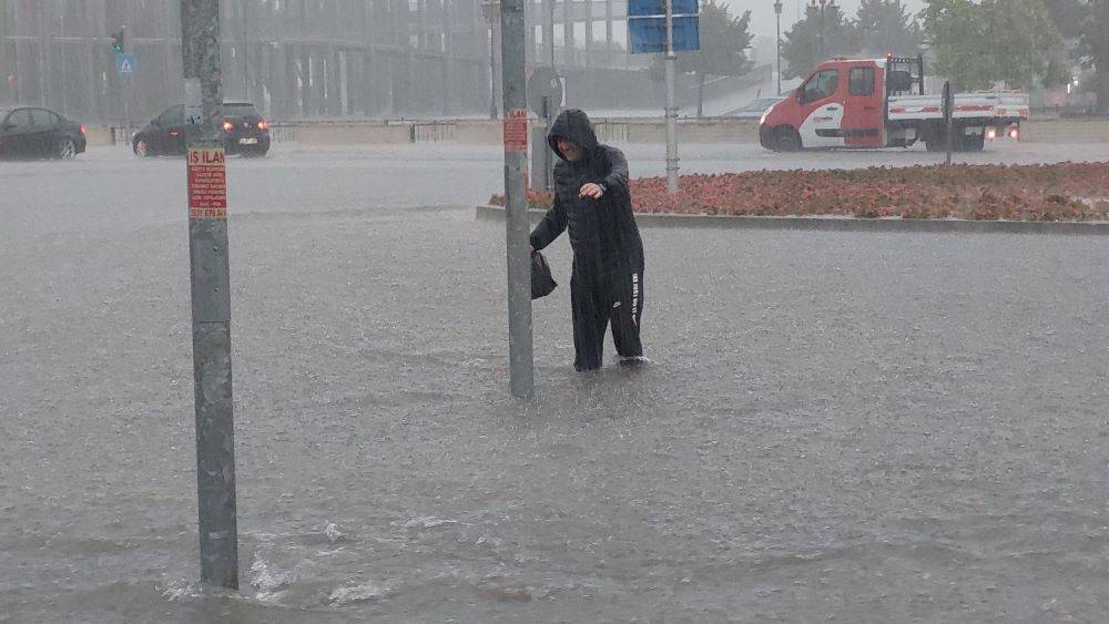 AFAD'ın uyardığı Samsun’da sel felaketi. Sağanak şehri bu hale getirdi 17