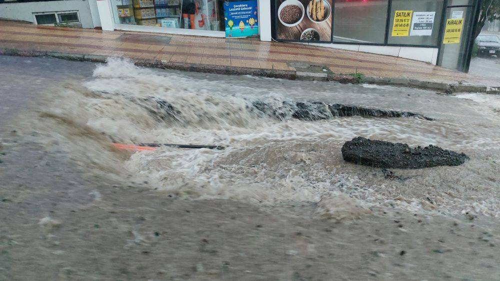 AFAD'ın uyardığı Samsun’da sel felaketi. Sağanak şehri bu hale getirdi 7