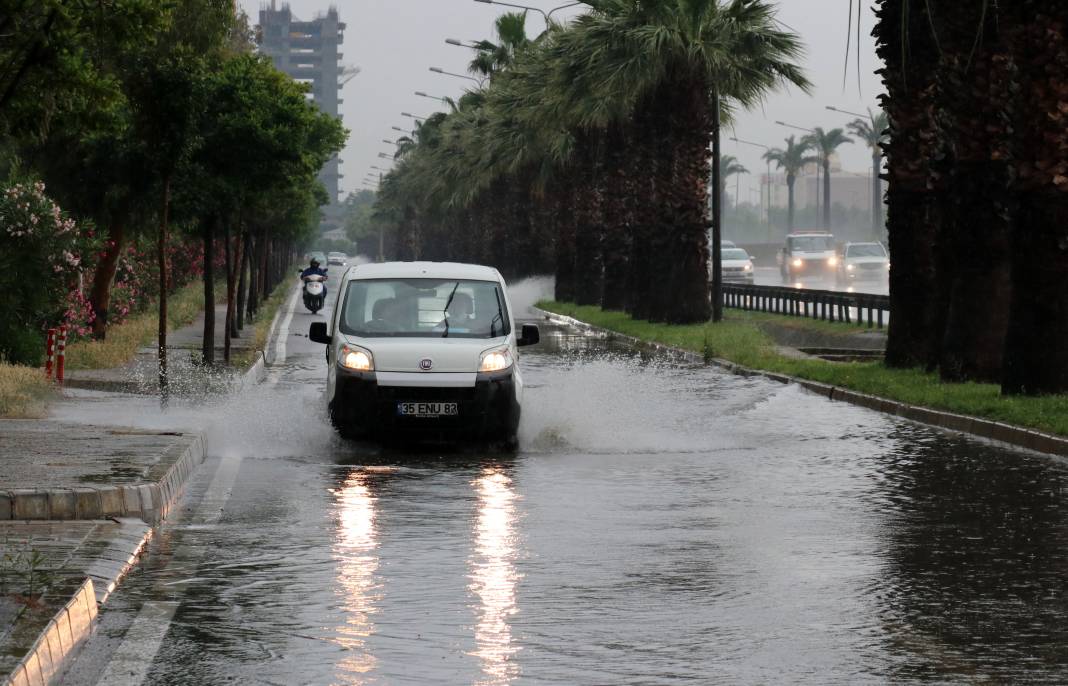 İstanbul’u bugün ve yarın süper hücre vuracak. Dikkat. Karadeniz’den süratle geliyor 16