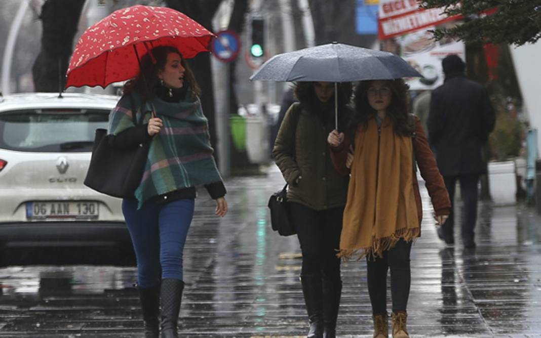 İstanbul’u bugün ve yarın süper hücre vuracak. Dikkat. Karadeniz’den süratle geliyor 20