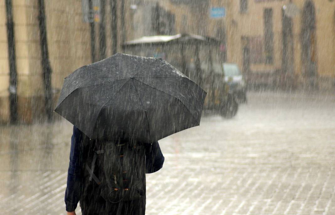 İstanbul’u bugün ve yarın süper hücre vuracak. Dikkat. Karadeniz’den süratle geliyor 9