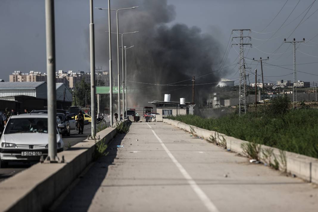 İsrail savaş uçaklarıyla Gazze'ye operasyon başlattı 37