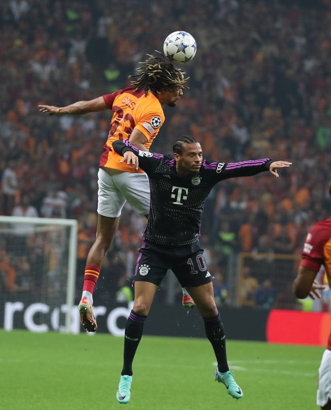 Bu haberden fotoğraf 'çalmak' serbesttir. Galatasaray Bayern Münih maçının bütün fotoğrafları 15