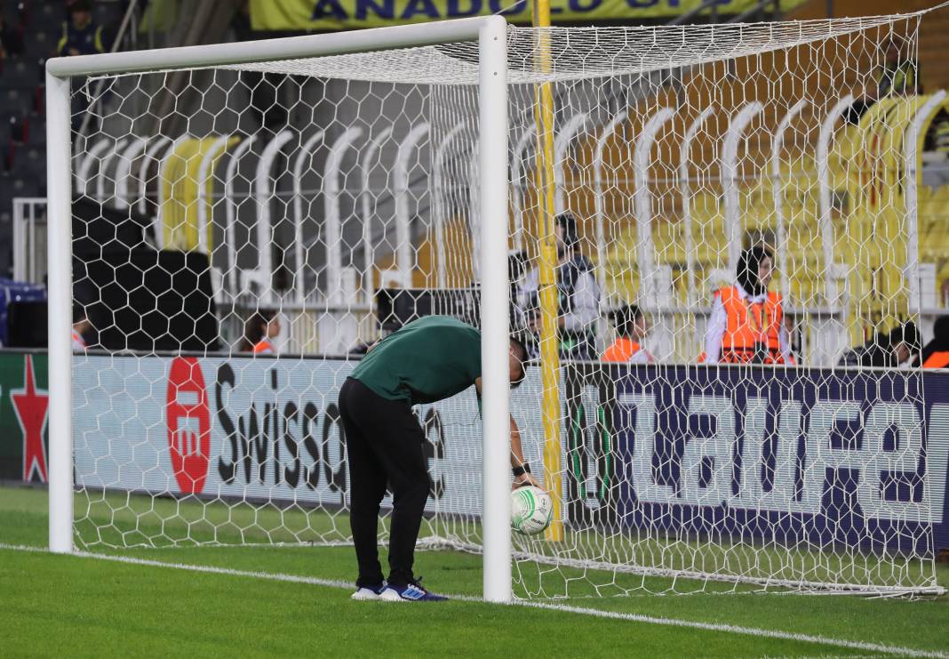 Bu haberden fotoğraf 'araklamak' serbesttir. Fenerbahçe Ludogorets maçının tüm fotoğrafları 21