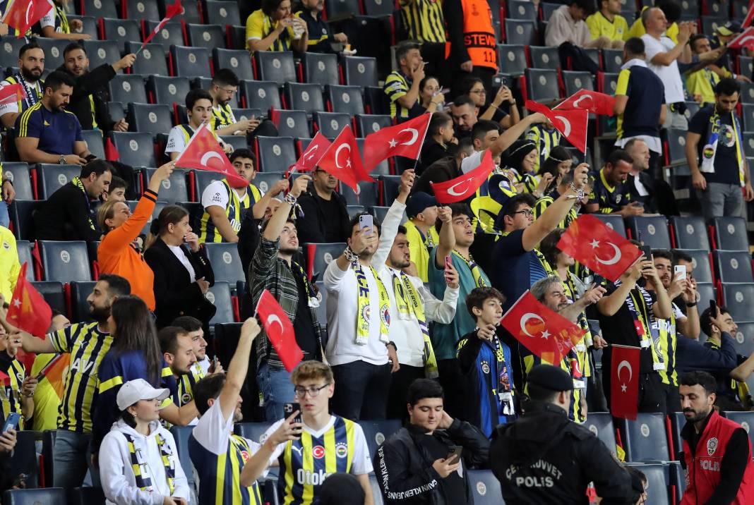 Bu haberden fotoğraf 'araklamak' serbesttir. Fenerbahçe Ludogorets maçının tüm fotoğrafları 23