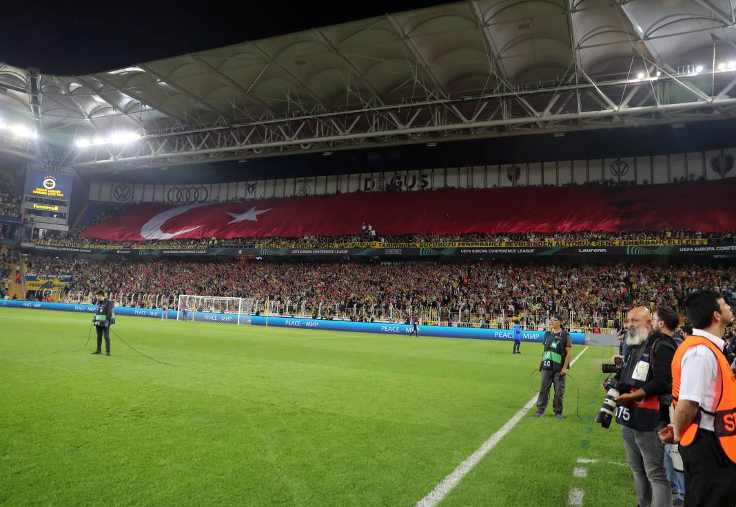 Bu haberden fotoğraf 'araklamak' serbesttir. Fenerbahçe Ludogorets maçının tüm fotoğrafları 2