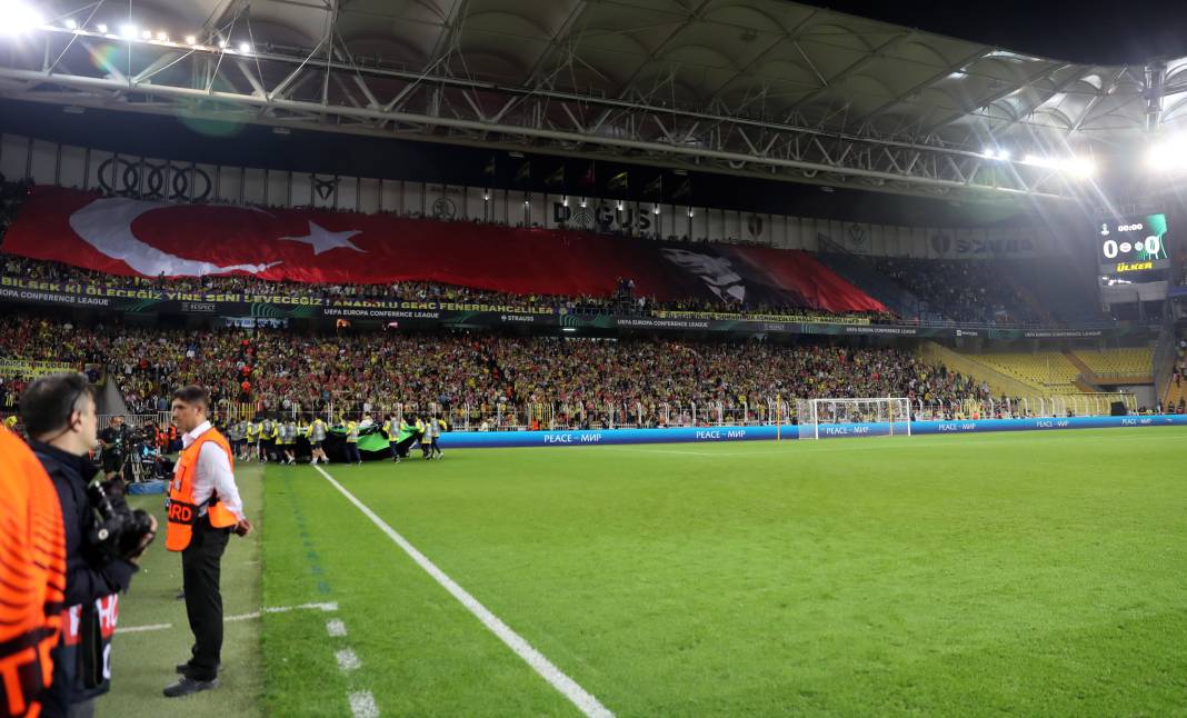 Bu haberden fotoğraf 'araklamak' serbesttir. Fenerbahçe Ludogorets maçının tüm fotoğrafları 4