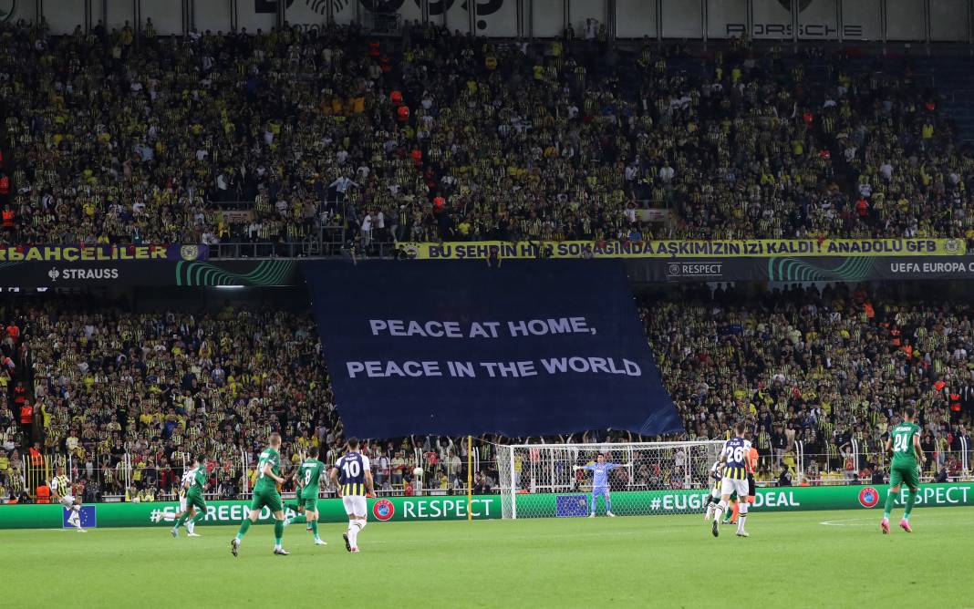 Bu haberden fotoğraf 'araklamak' serbesttir. Fenerbahçe Ludogorets maçının tüm fotoğrafları 3