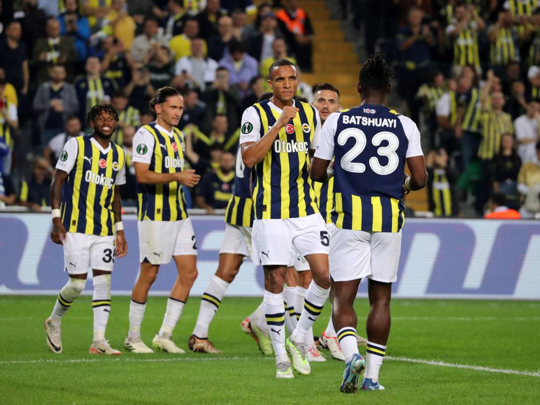 Bu haberden fotoğraf 'araklamak' serbesttir. Fenerbahçe Ludogorets maçının tüm fotoğrafları 38