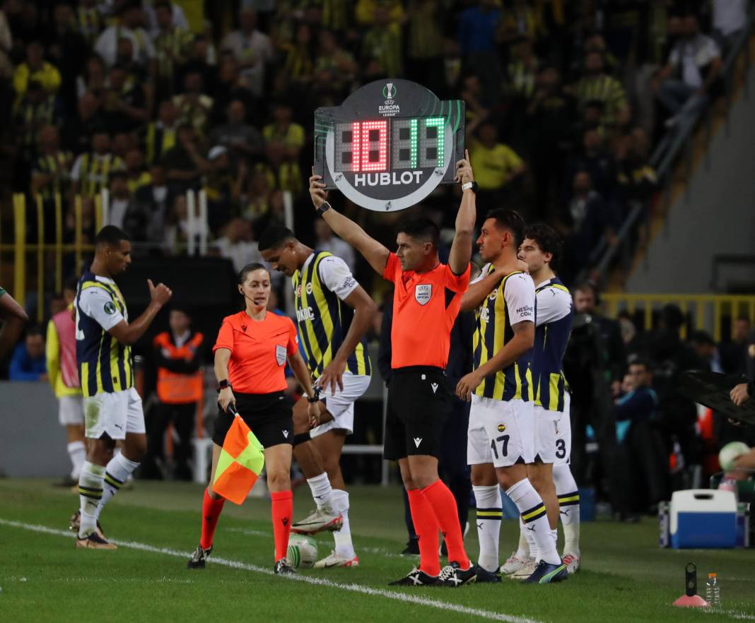 Bu haberden fotoğraf 'araklamak' serbesttir. Fenerbahçe Ludogorets maçının tüm fotoğrafları 35