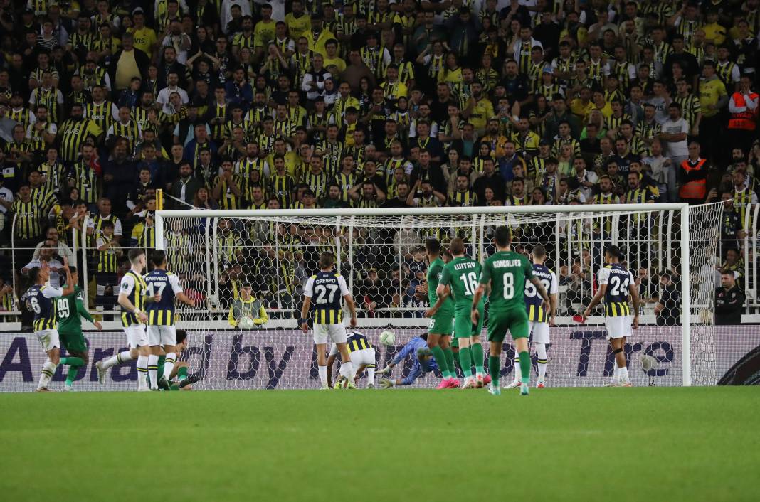 Bu haberden fotoğraf 'araklamak' serbesttir. Fenerbahçe Ludogorets maçının tüm fotoğrafları 31