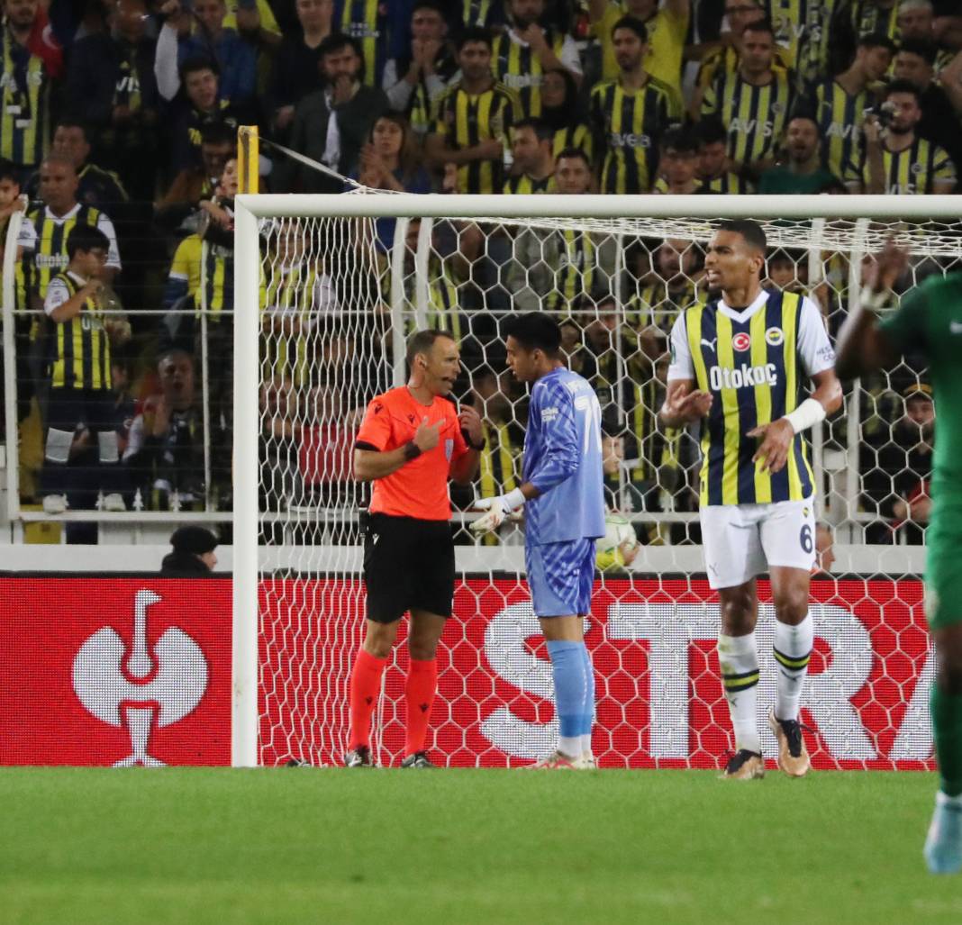 Bu haberden fotoğraf 'araklamak' serbesttir. Fenerbahçe Ludogorets maçının tüm fotoğrafları 30