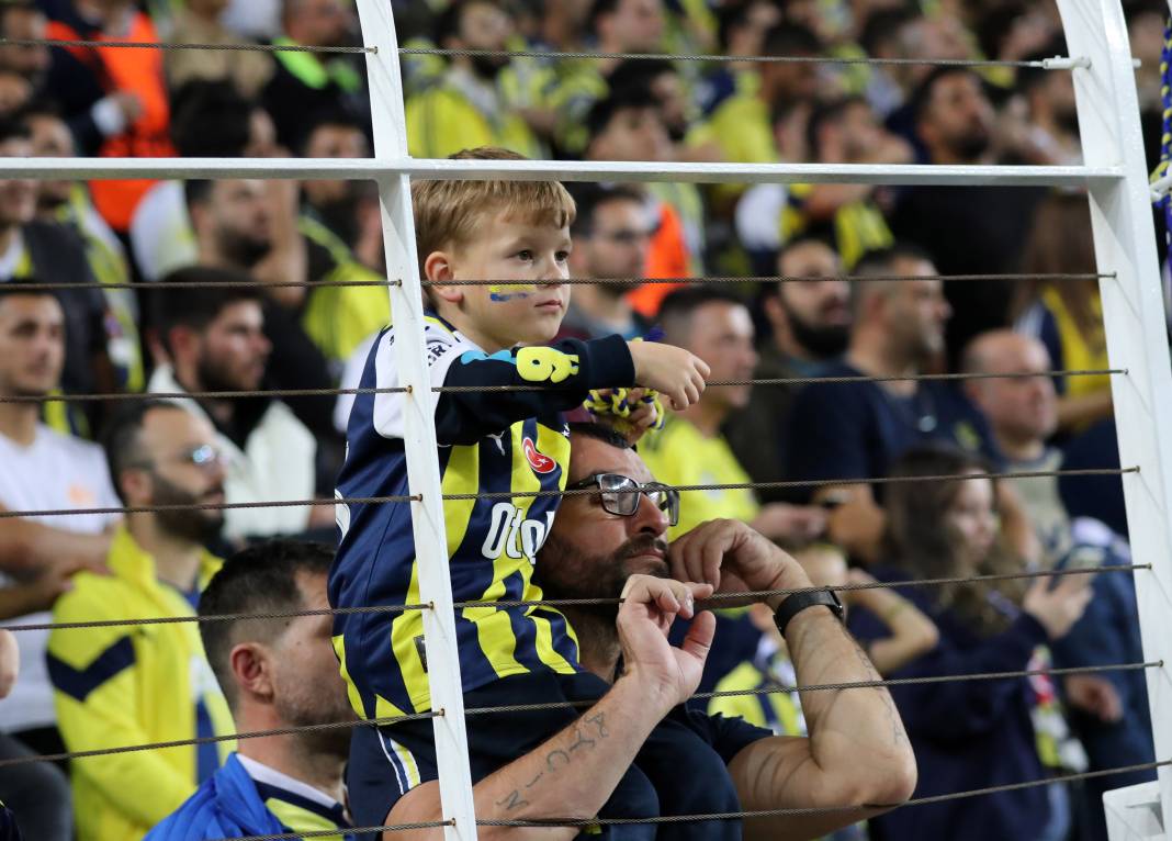 Bu haberden fotoğraf 'araklamak' serbesttir. Fenerbahçe Ludogorets maçının tüm fotoğrafları 72